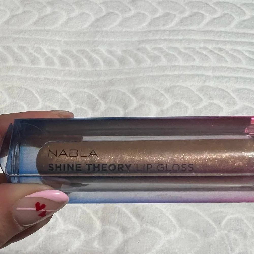 💗 *NEW* Nabla -‎ Shine Theory Lip Gloss